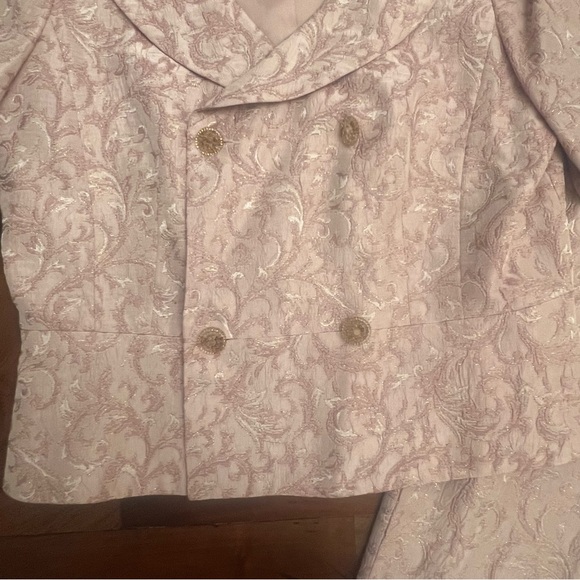 Neiman Marcus Blush Pink Brocade Double-Breasted Jacket and Skirt Set - Picture 3 of 8